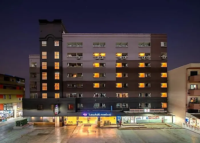 Synsiri 3 Ladprao 83 Apartment *